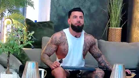 Snapshot of masterkingofmuscle chatting on March 25, 2026, 9:26 am masterkingofmuscle online show from March 25, 2026, 9:26 am