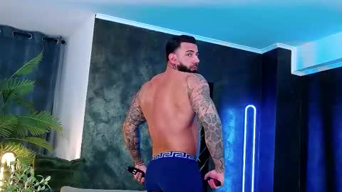 Snapshot of masterkingofmuscle chatting on March 26, 2026, 9:42 pm masterkingofmuscle online show from March 26, 2026, 9:42 pm