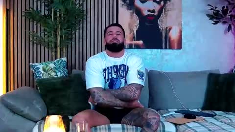 Snapshot of masterkingofmuscle chatting on April 15, 2026, 7:58 pm masterkingofmuscle online show from April 15, 2026, 7:58 pm