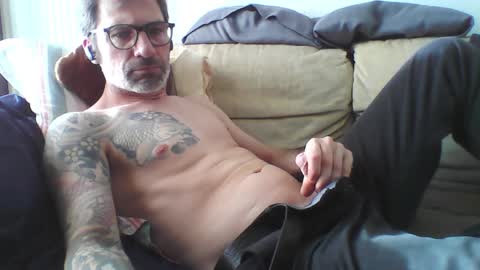 Snapshot of masterp17 chatting on January 12, 2025, 2:52 pm Master P online show from January 12, 2025, 2:52 pm