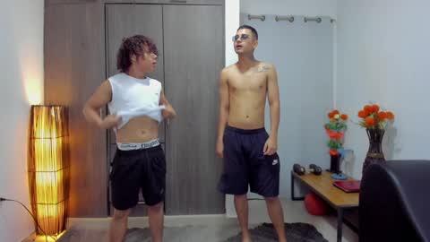 Snapshot of masters_sexx chatting on February 5, 2025, 11:23 am Team Cris Darwin- Fernando- Stiven- David online show from February 5, 2025, 11:23 am