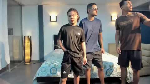 Snapshot of masters_sexx chatting on February 23, 2025, 11:44 am Team Cris Darwin- Fernando- Stiven- David online show from February 23, 2025, 11:44 am