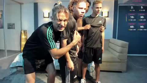 Snapshot of masters_sexx chatting on February 23, 2025, 2:46 pm Team Cris Darwin- Fernando- Stiven- David online show from February 23, 2025, 2:46 pm