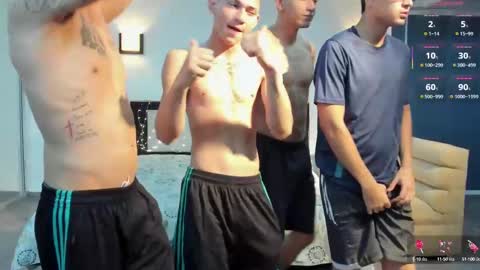 Snapshot of masters_sexx chatting on February 23, 2025, 5:50 pm Team Cris Darwin- Fernando- Stiven- David online show from February 23, 2025, 5:50 pm