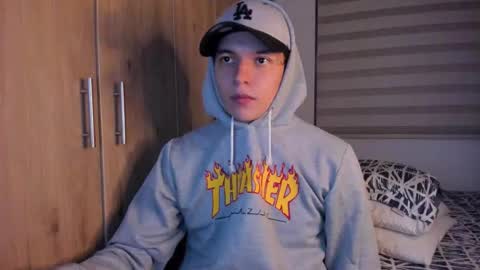 mastrangelo_x online show from September 24, 2025, 4:05 am