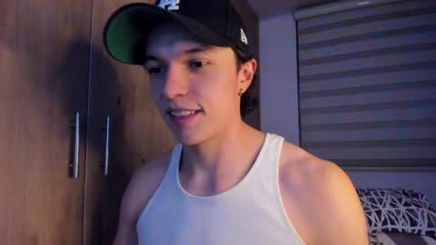 mastrangelo_x online show from October 1, 2025, 5:02 am