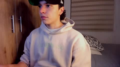 mastrangelo_x online show from February 3, 2026, 3:37 am