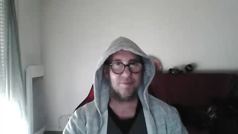 Snapshot of mat11efou chatting on May 17, 2026, 11:28 am mat11efou online show from May 17, 2026, 11:28 am