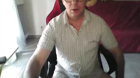 Snapshot of mat11efou chatting on May 26, 2026, 8:32 am mat11efou online show from May 26, 2026, 8:32 am