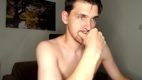 mateo_zeus online show from March 8, 2025, 5:11 pm