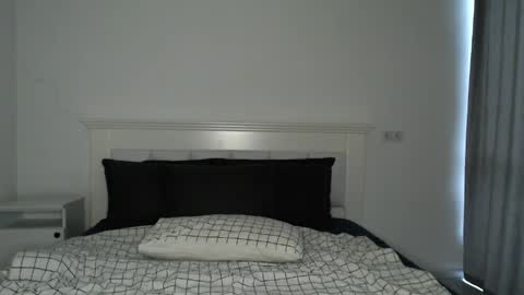 mateo_zeus online show from May 2, 2026, 2:27 am