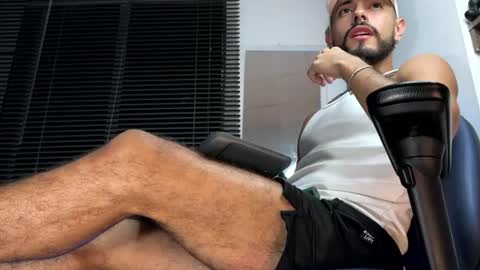 Snapshot of mateobaer_ chatting on July 9, 2026, 8:40 am Mateo Baer online show from July 9, 2026, 8:40 am