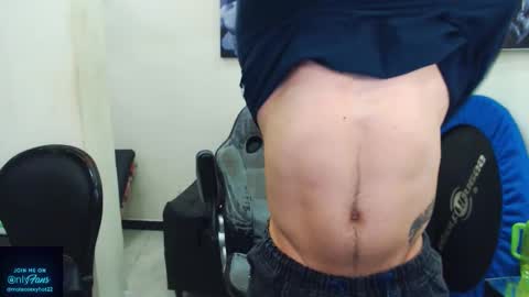 Snapshot of mateosexyhot22 chatting on October 8, 2025, 5:10 pm Mateo online show from October 8, 2025, 5:10 pm
