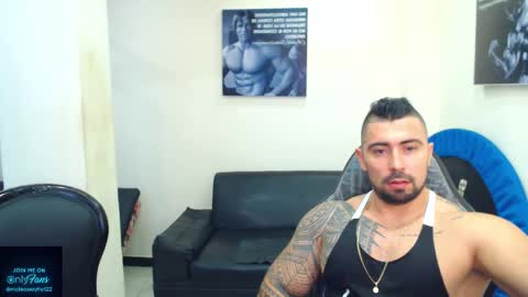 Snapshot of mateosexyhot22 chatting on May 19, 2026, 5:19 pm Mateo online show from May 19, 2026, 5:19 pm