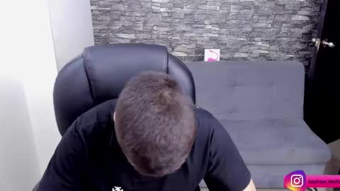 Mathew Independent model online show from February 21, 2025, 4:05 pm