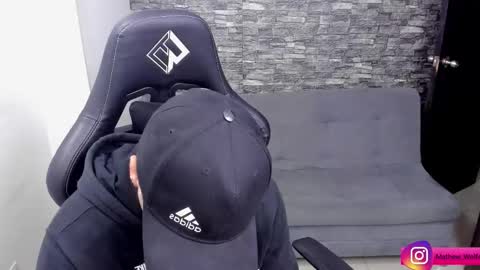 Mathew Independent model online show from January 5, 2026, 8:01 pm