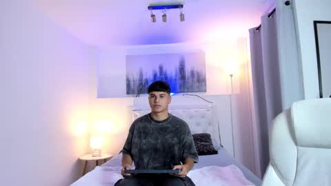 Snapshot of mathewadams chatting on March 11, 2025, 9:15 pm Mathew online show from March 11, 2025, 9:15 pm