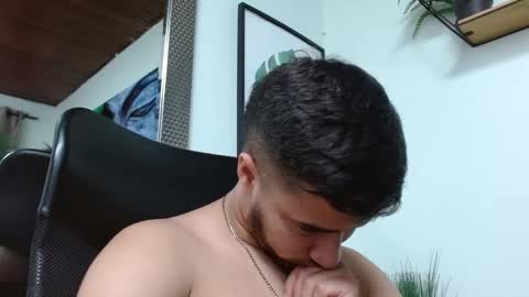 Snapshot of mathews_colton1 chatting on February 14, 2025, 2:44 pm Mathews online show from February 14, 2025, 2:44 pm