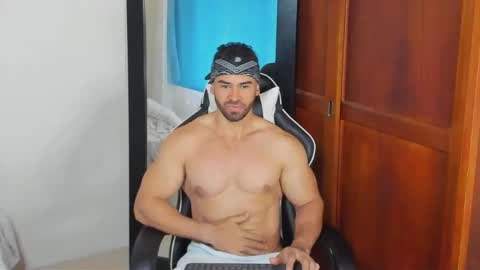 mathews_smith online show from September 12, 2025, 11:43 am