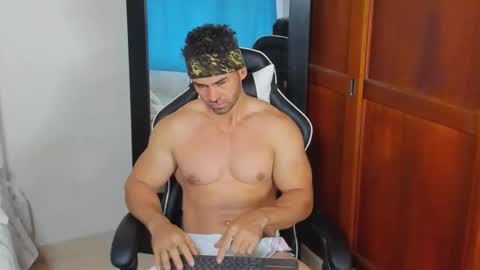 mathews_smith online show from September 17, 2025, 11:45 am