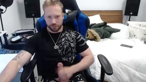 Snapshot of mathieu6606 chatting on February 24, 2026, 10:13 am Math online show from February 24, 2026, 10:13 am