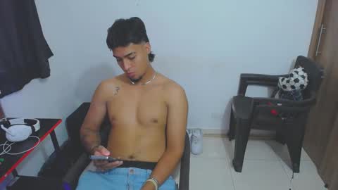 Snapshot of matias_bianco01 chatting on March 10, 2025, 4:14 pm matias online show from March 10, 2025, 4:14 pm