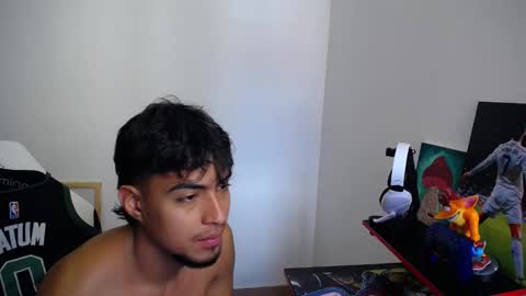 Snapshot of matias_bianco01 chatting on November 22, 2025, 4:50 pm matias online show from November 22, 2025, 4:50 pm