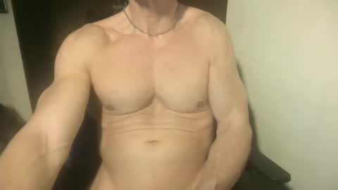 Snapshot of matiasmartin2030 chatting on May 21, 2026, 10:28 pm MatiasMatureMuscle online show from May 21, 2026, 10:28 pm