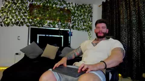 matius foxter online show from October 25, 2025, 2:30 am