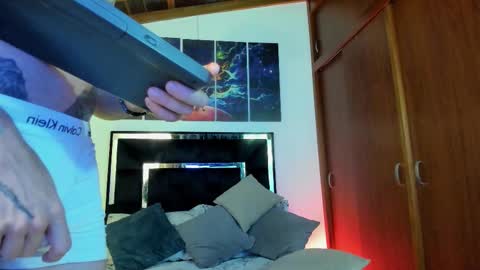 matius foxter online show from February 9, 2026, 1:04 pm