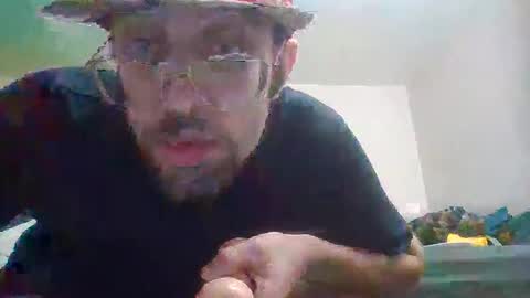 matt48195571828 online show from April 8, 2026, 8:42 pm