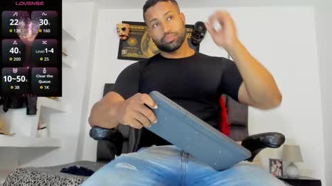 matt rodriguez92 online show from October 25, 2025, 11:51 am