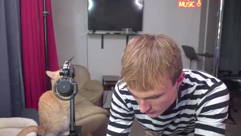 Snapshot of mattcashxxx chatting on December 8, 2024, 2:07 am Matt Cash online show from December 8, 2024, 2:07 am