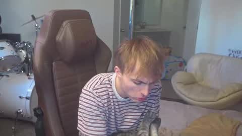 Snapshot of mattcashxxx chatting on October 5, 2025, 4:05 pm Matt Cash online show from October 5, 2025, 4:05 pm