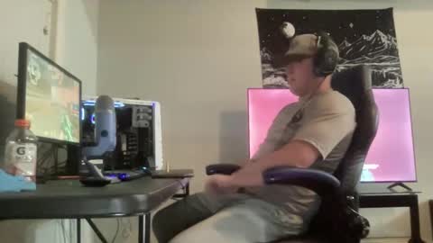 MattDawg13 online show from May 8, 2026, 3:34 am