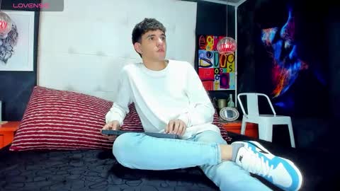 ---Matteo--- online show from September 19, 2025, 4:47 am