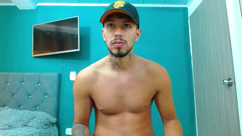 Snapshot of matteo_rreal chatting on December 5, 2025, 12:25 pm MATTEO online show from December 5, 2025, 12:25 pm