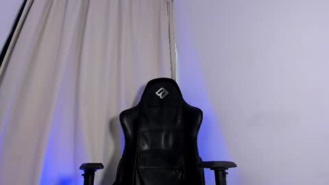 matteosantino25 online show from February 21, 2026, 6:09 pm