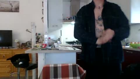 Snapshot of matteushh87 chatting on February 25, 2025, 8:25 am matteushh87 online show from February 25, 2025, 8:25 am