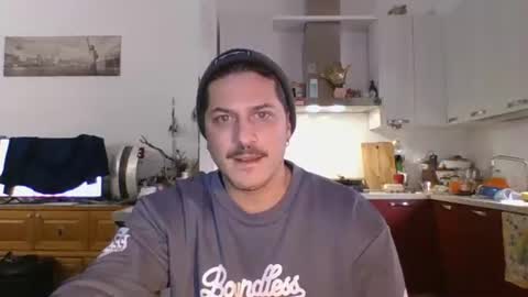 Snapshot of matteushh87 chatting on December 16, 2025, 8:08 am matteushh87 online show from December 16, 2025, 8:08 am