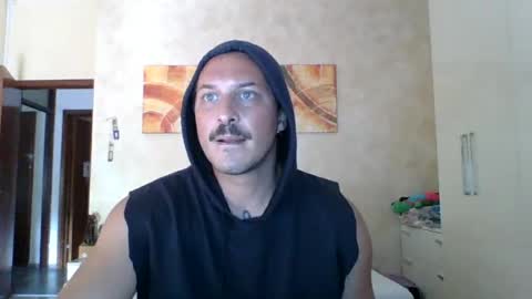 Snapshot of matteushh87 chatting on July 6, 2026, 7:27 am matteushh87 online show from July 6, 2026, 7:27 am