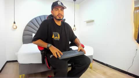 Matthew online show from February 7, 2026, 8:01 pm