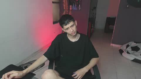 Snapshot of mattias_dantee chatting on February 6, 2025, 1:32 pm mattias online show from February 6, 2025, 1:32 pm