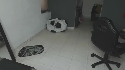 Snapshot of mattias_dantee chatting on February 12, 2025, 5:48 pm mattias online show from February 12, 2025, 5:48 pm