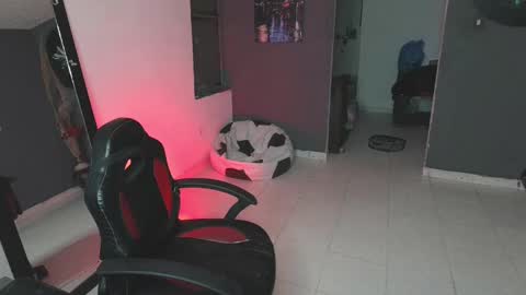 Snapshot of mattias_dantee chatting on February 27, 2025, 2:42 am mattias online show from February 27, 2025, 2:42 am