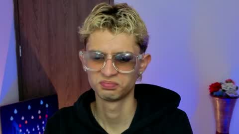 Snapshot of mattias_dantee chatting on March 31, 2026, 6:25 am mattias online show from March 31, 2026, 6:25 am