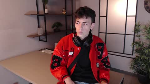 Snapshot of mattideluca chatting on December 13, 2024, 11:34 am Matti online show from December 13, 2024, 11:34 am