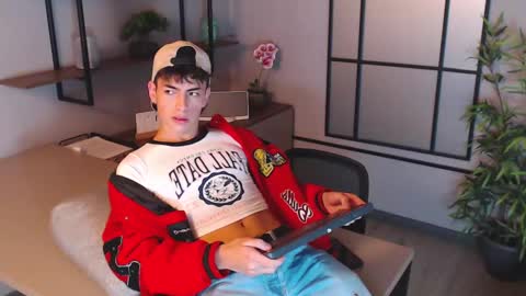 Snapshot of mattideluca chatting on December 17, 2024, 11:28 am Matti online show from December 17, 2024, 11:28 am