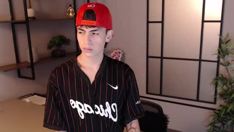 Snapshot of mattideluca chatting on December 19, 2024, 11:39 am Matti online show from December 19, 2024, 11:39 am