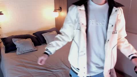 Snapshot of mattideluca chatting on December 21, 2024, 11:33 am Matti online show from December 21, 2024, 11:33 am